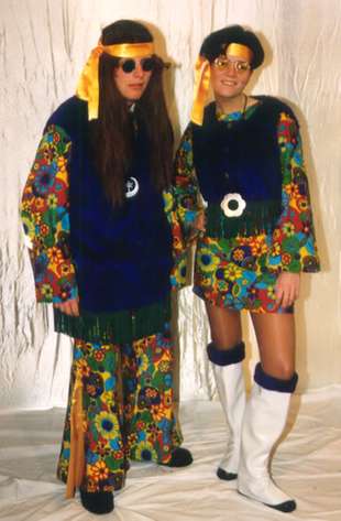 Verhandeling ironie man Klemo kledingverhuur en -verkoop - Kleding - HI: Hippie "jaren 60-70-80" -  Hippie paar